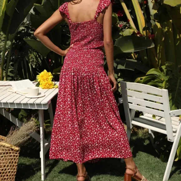 ×2 Red Floral Cotton Midi Skirt and Flutter Sleeve Top Set - Picture 2 of 13